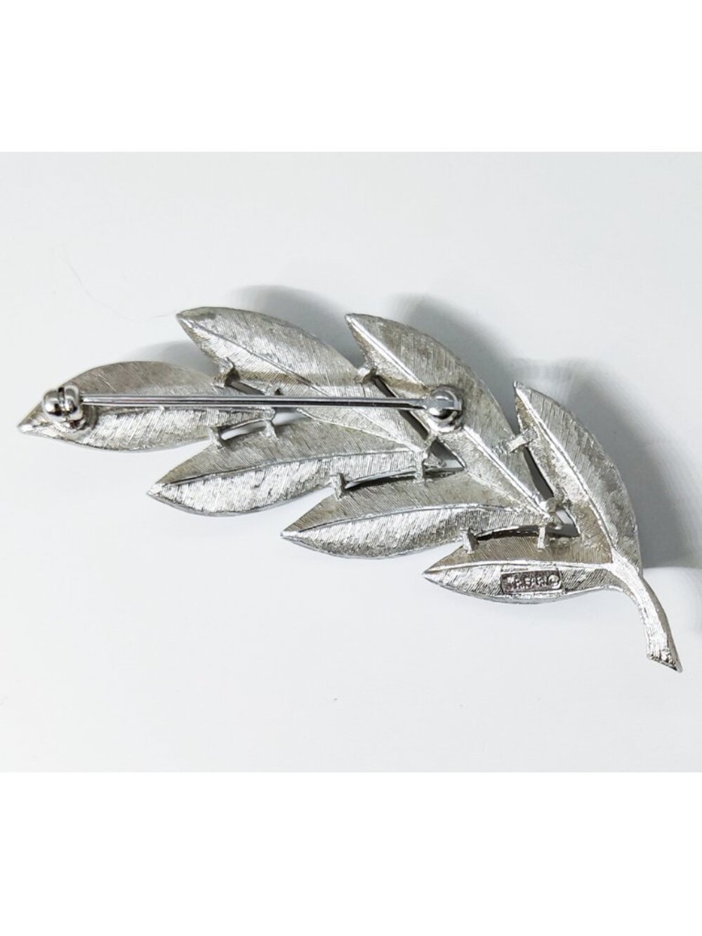 Vintage 1950-60s Signed Crown Trifari Brushed Silver Plated Leaf Brooch 2-7/8" - Picture 2 of 3